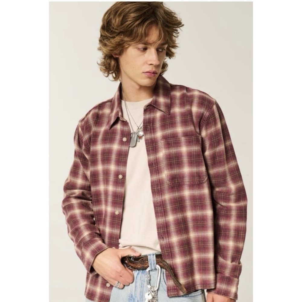 Hollister Mens LG Boxy Fit Flannel Shirt Red Plaid Long Sleeve Button Up NWT
